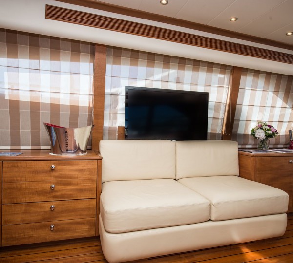 Motor Yacht ZINA - 004