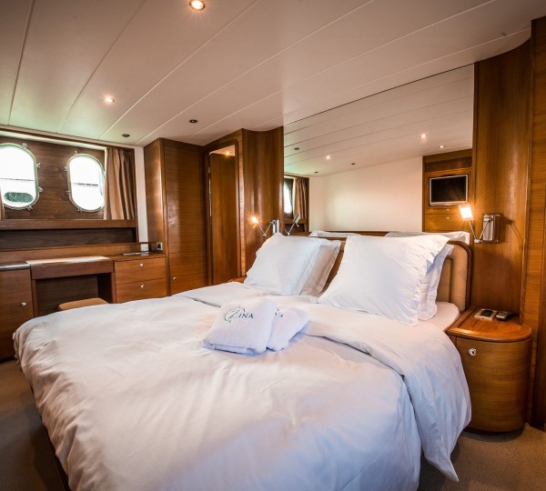 Motor Yacht ZINA - 006
