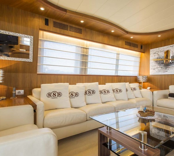 Motor yacht 888 - 012