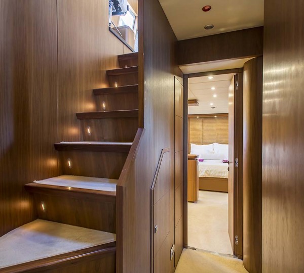 Motor yacht 888 - 018