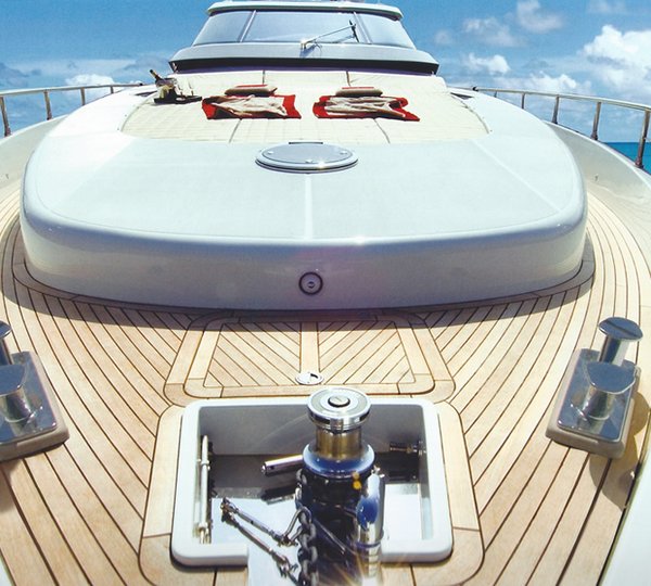 Motor yacht AMIR III - Foredeck