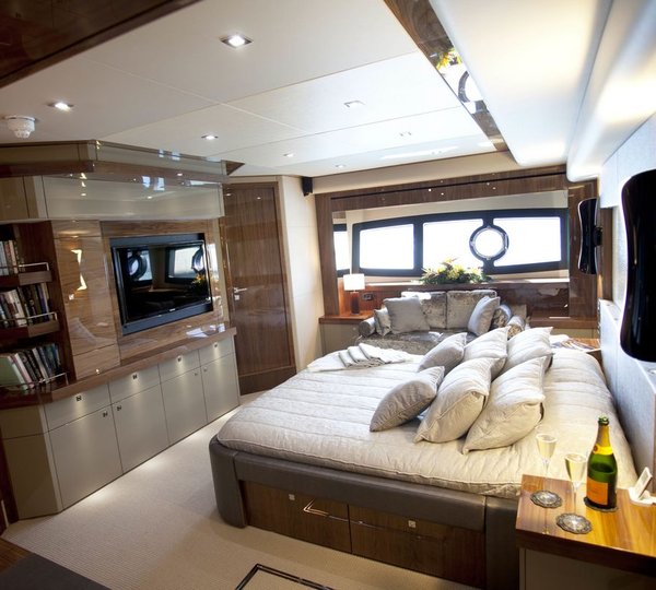 Motor yacht AQUA LIBRA - 008