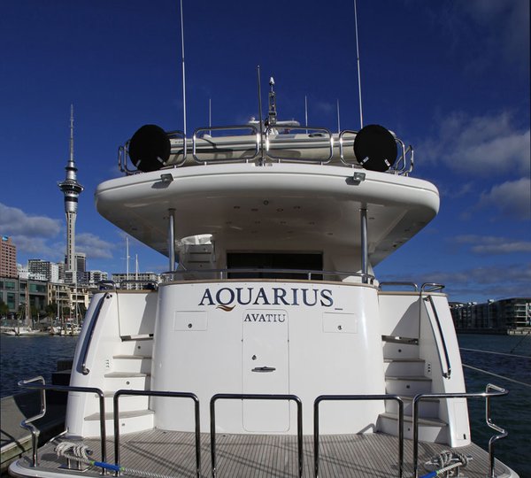 Motor yacht AQUARIUS - Aft View