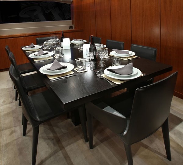 Motor yacht AQUARIUS - Dining