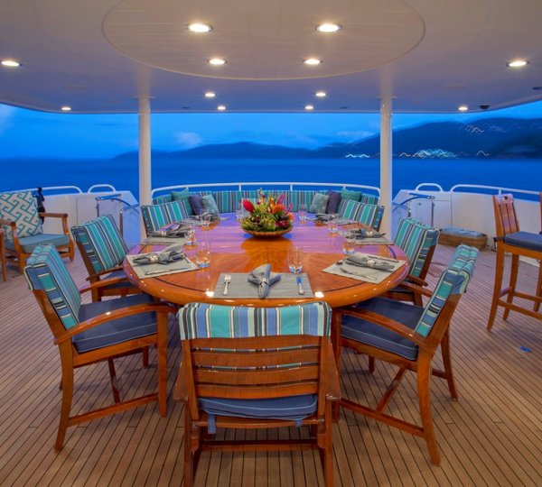 Motor yacht ARIOSO - Alfresco dining