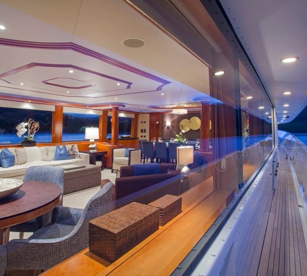 Motor yacht ARIOSO - Walk around decks