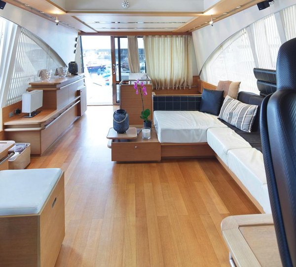 Motor yacht ARWEN - Salon view aft