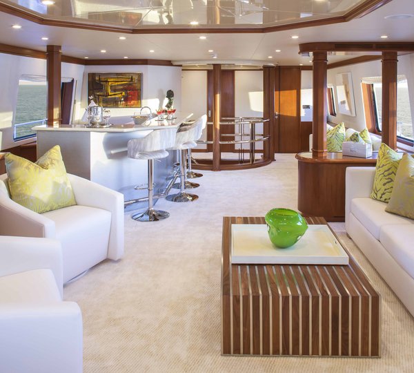 Motor yacht AT LAST - Skylounge Forward