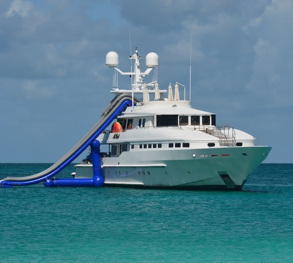 Motor yacht AT LAST - Waterslide