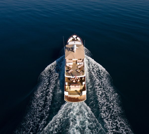Motor yacht AURIANE - Stern view