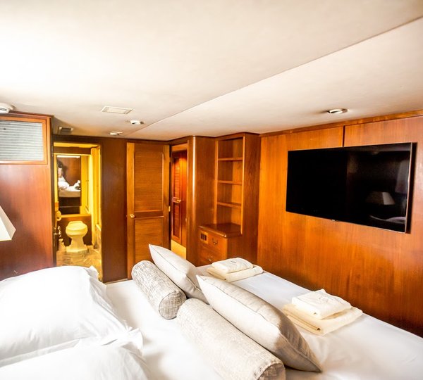 Motor yacht AURIANE - VIP 2