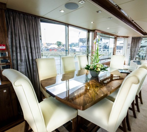 Motor yacht AUTUMN -  Dining