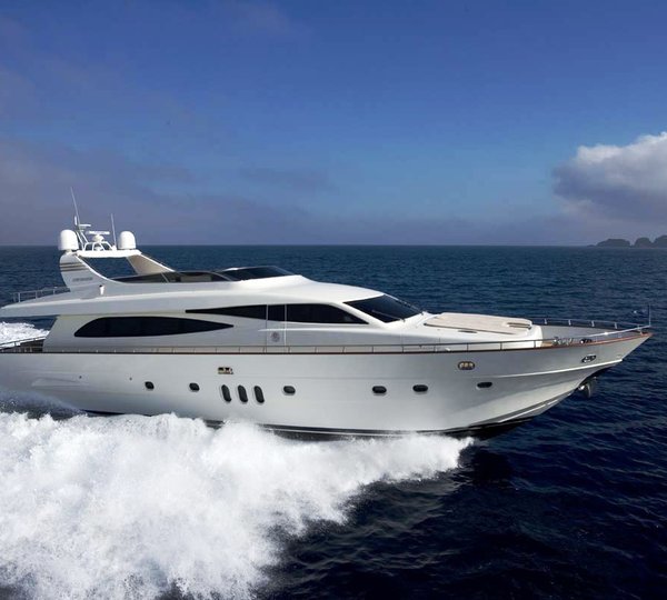 Motor yacht Anassa -  Cruising