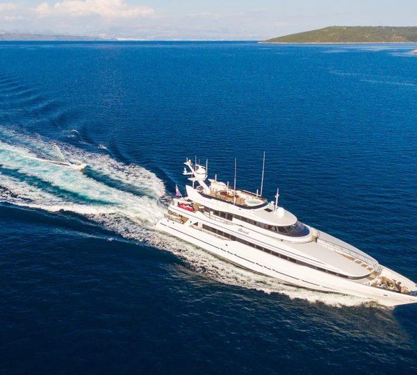 Motor yacht BRAZIL - Running