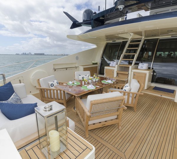 Motor yacht BW - Aft deck dining