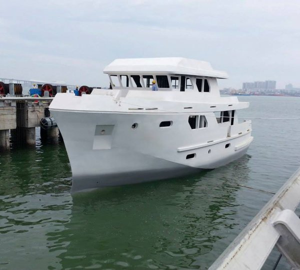 Motor yacht Bering 80