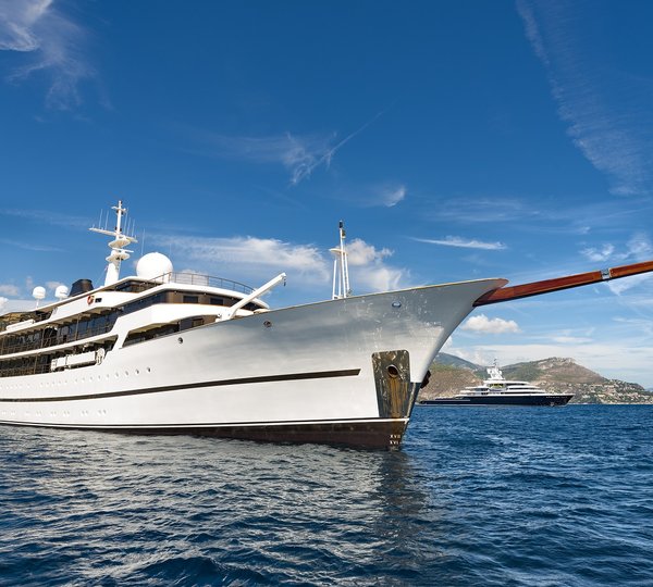 Motor yacht CHAKRA - Yacht