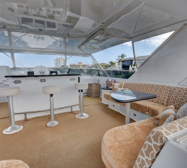 Motor yacht CRESCENDO - Sundeck bar