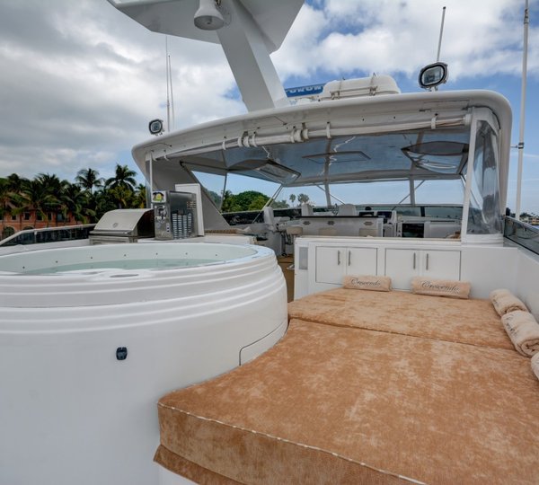Motor yacht CRESCENDO - Sunpads