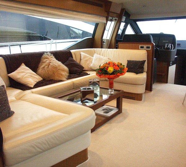 Motor yacht D BOGEY -  Salon