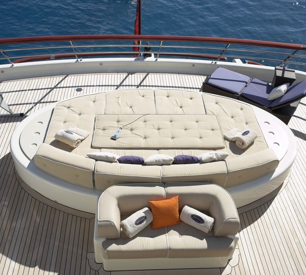 Motor yacht DENIKI - Sunpads incorporating a massage water bed