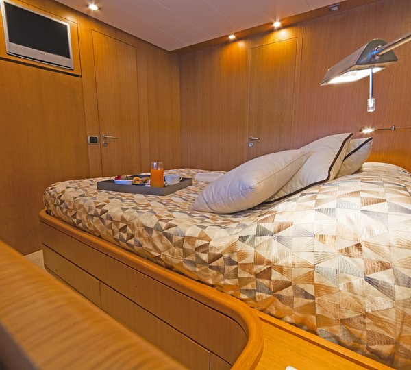 Motor yacht FOS - Guest cabin