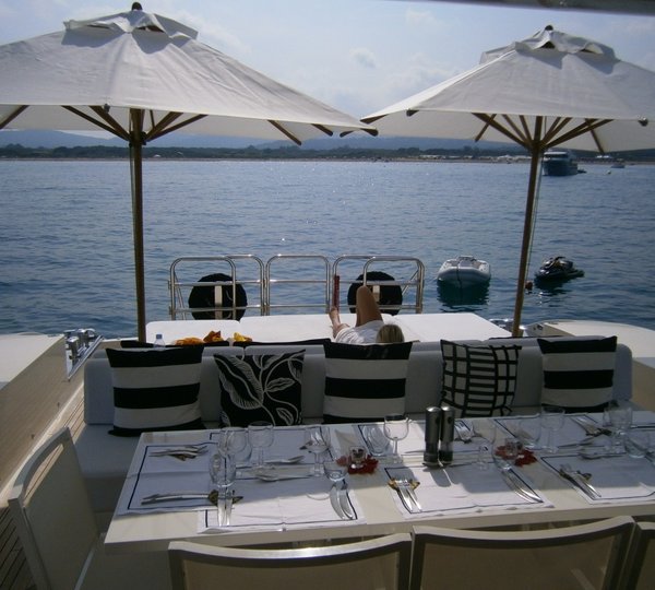 Motor yacht FRIDAY -  Aft Deck Al Fresco Dining and Sunbeds