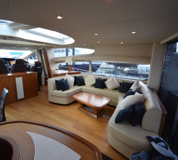 Motor yacht HOOLIGAN - Salon