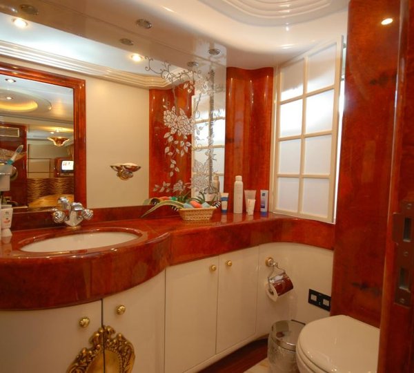 Motor yacht HULYA Master Ensuite