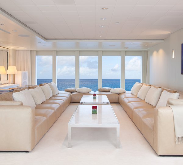 Motor yacht IDOL-  Skylounge