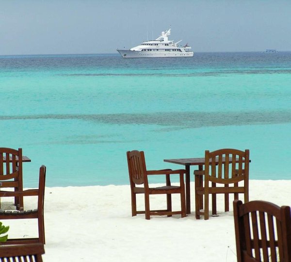 Motor yacht JANA -  In the Maldives