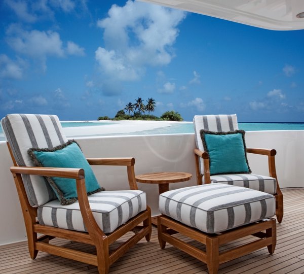 Motor yacht KEMOSBE - Exterior seating