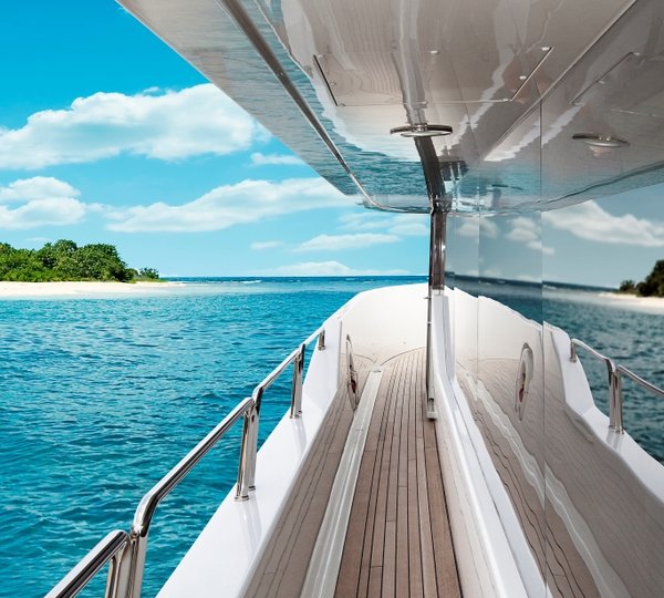 Motor yacht KEMOSBE - Side deck