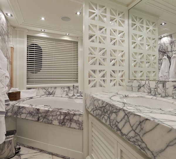 Motor yacht KINTA -   VIP Cabin Ensuite