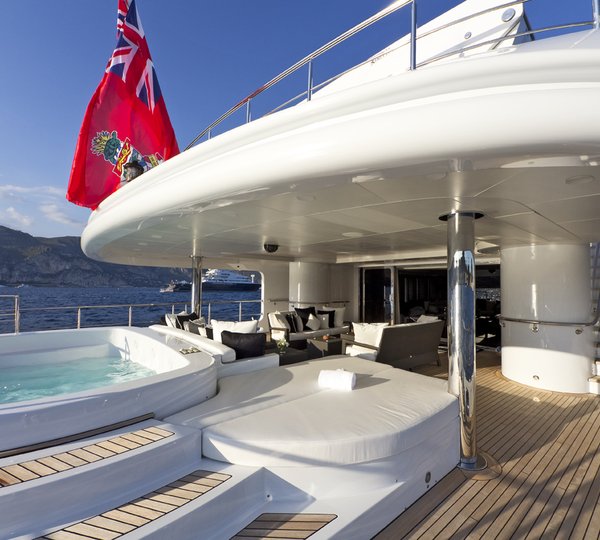 Motor yacht KINTA -  Main Deck At - Spa Pool