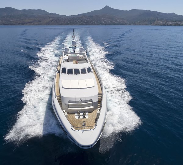 Motor yacht L'EQUINOX - Bow view