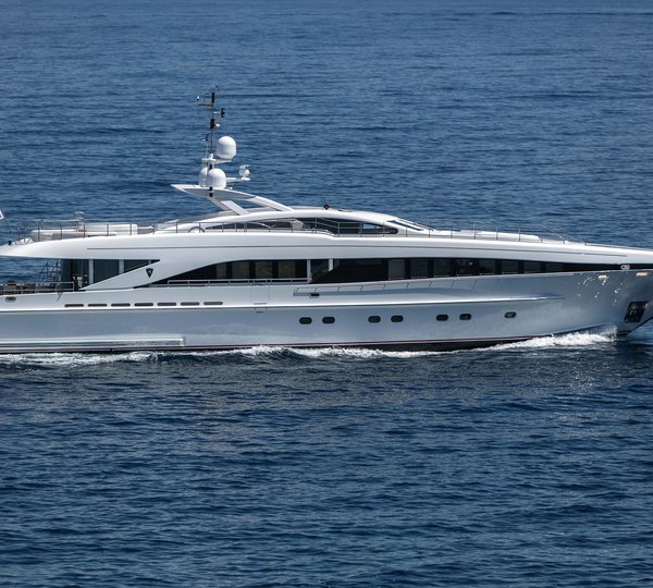 Motor yacht L'EQUINOX -  Main