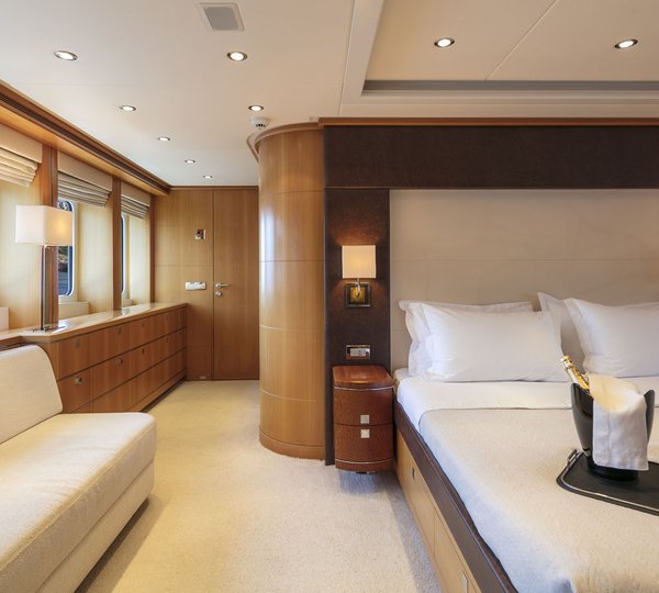 Motor yacht L'EQUINOX - Master stateroom