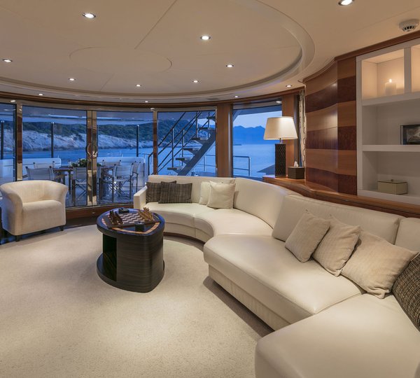 Motor yacht L'EQUINOX - Salon view aft