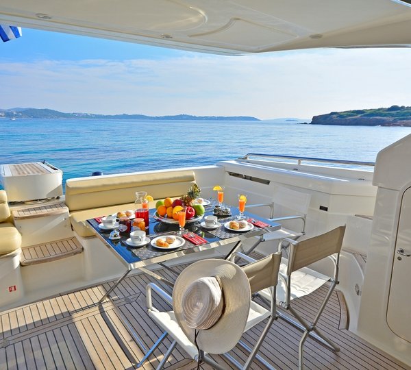 Motor yacht LADY A - Alfresco dining