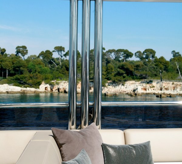 Motor yacht LADY BEATRICE - Exterior Detail