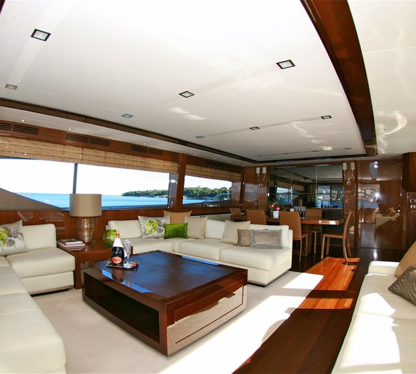 Motor yacht LADY BEATRICE - Main Salon