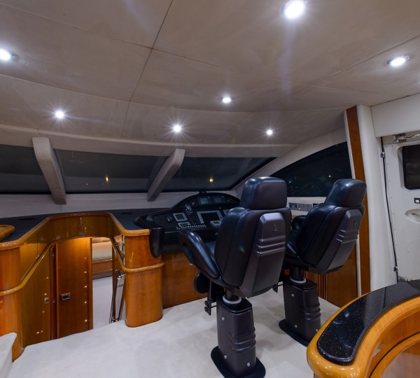 Motor yacht LADY DORIS - 008