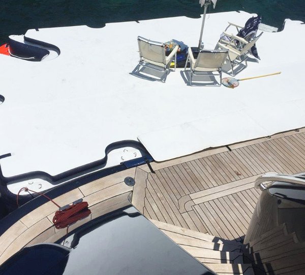 Motor yacht LEDRA - Swim platform and toys