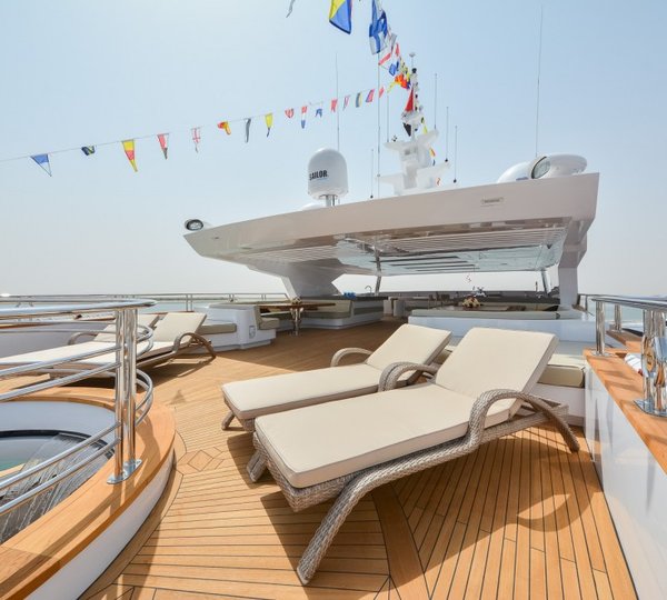 Motor yacht Majesty 155 - Sun Deck Lounge