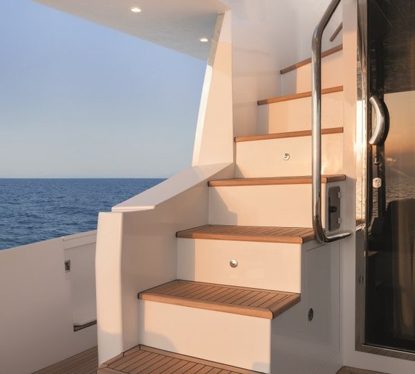 Motor yacht NORTH STAR - Stairs to Flybridge