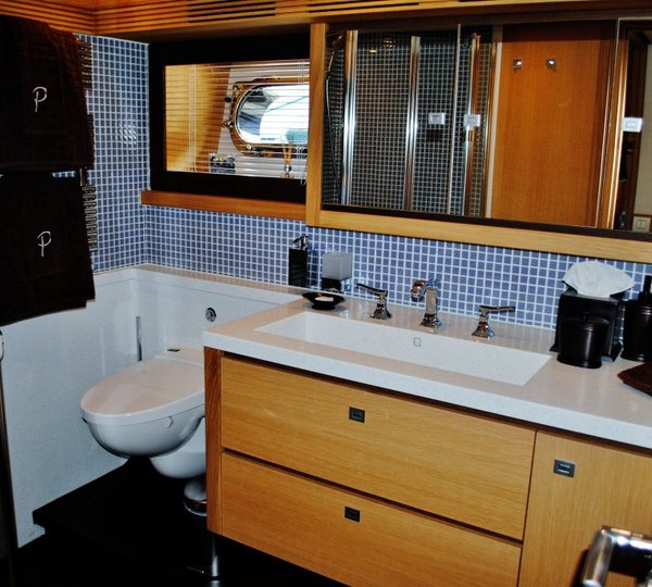 Motor yacht PARADISE -  Master Bathroom
