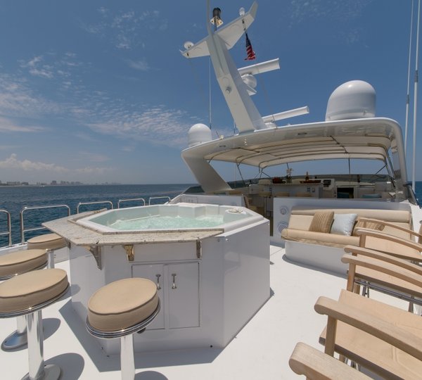 Motor yacht PERFECT LADY - Sundeck Jacuzzi