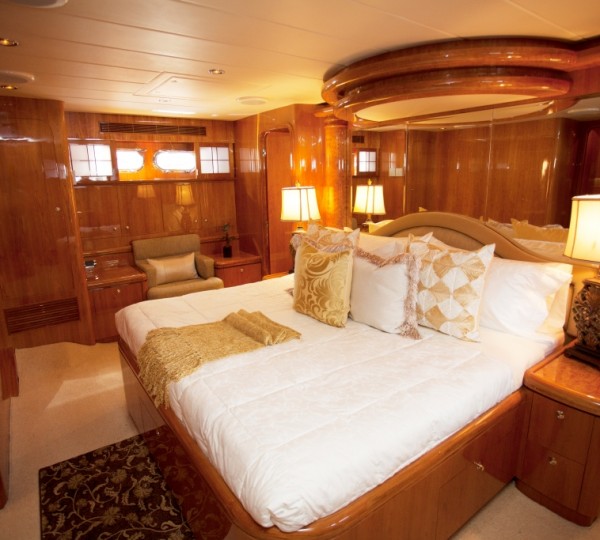 Motor yacht PIPE DREAMS - 010