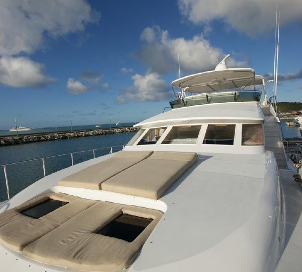 Motor yacht PIXEL -  Foredeck